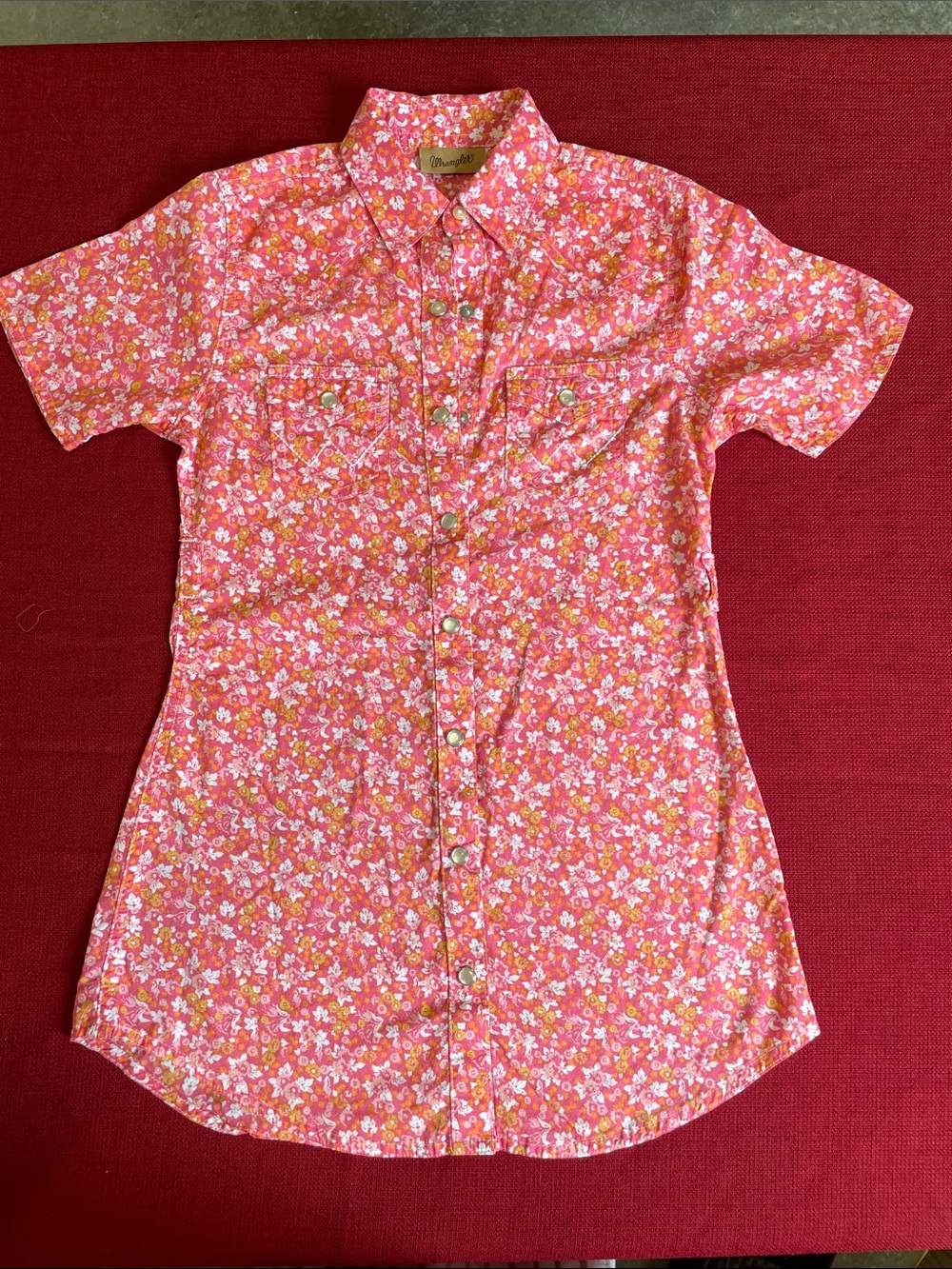 Wrangler Women's Essential S/S Western Snap Shirt in Floral Pink